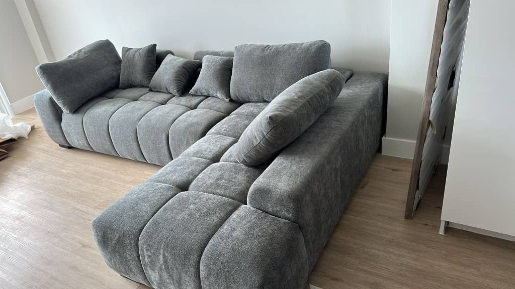 Brand new Modern Sectional