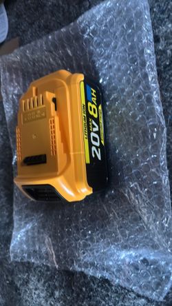 (1) 20V MAX 8.0Ah Lithium Ion battery pack, part of the XR premium line.