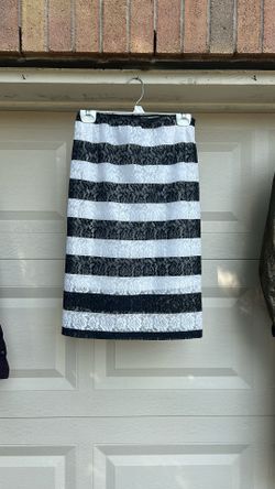 Elle black and white striped lace pencil skirt. Size 2