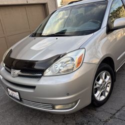 2004 Toyota Sienna