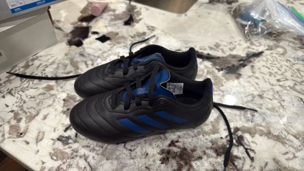 Adidas Kid Soccer Cleats Size 1