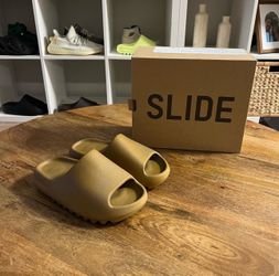 Yeezy slide ochre size 4 Deadstock
