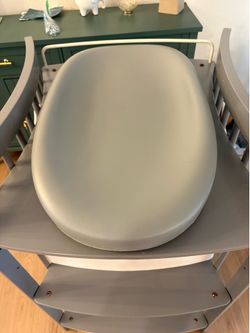 Hatch Grow- baby scale and changing table
