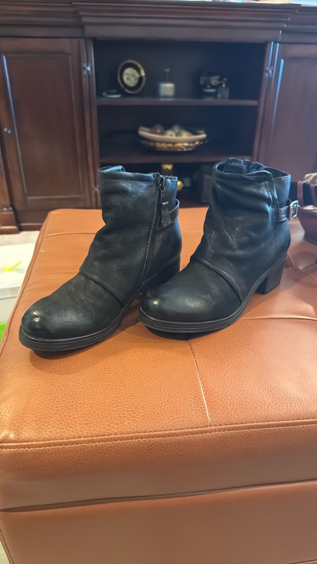 Miz Mooz Black Leather Anckle Boot