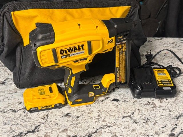 Dewalt Stapler With Charger In Battery 