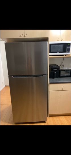 Insignia Stainless Steel 18 cu. ft. Top Mount Refrigerator