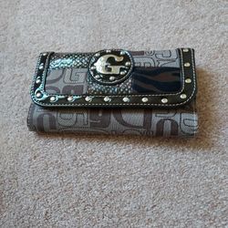 GUESS WALLET PURSE NEW$10.00