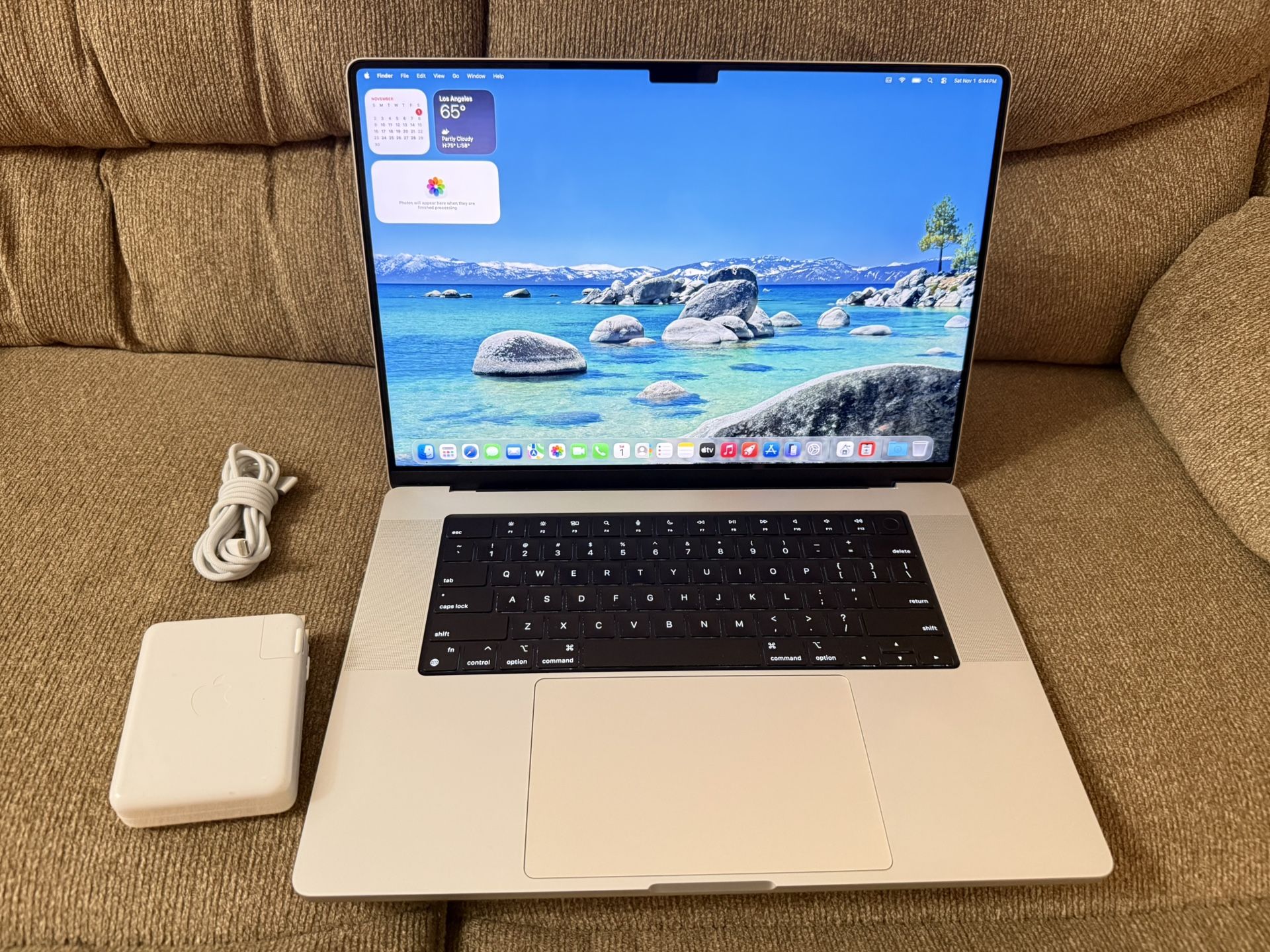 2023 MacBook Pro 16”, M2 Pro,16GB , 1TB SSD, Only 54cycles Excellent, 