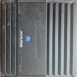 Alpine Amp And Kicker Subwoofer