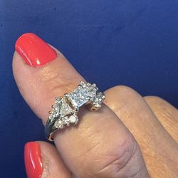 1.44ct Wt Diamond Ring Sz 7.75    14 Kt  Gold