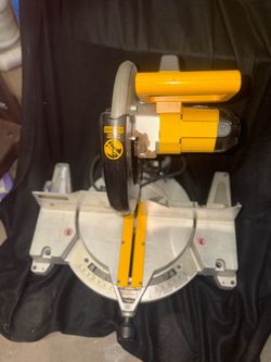 Compound miter Saw