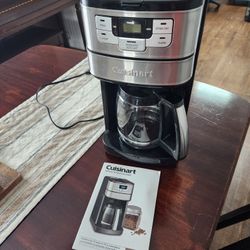 Cuisinart Coffee Maker W/ Grinder - DGB-400