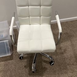 White Makeup Chair On Wheels 