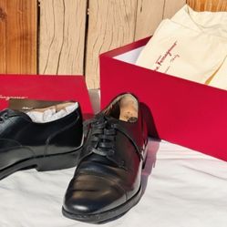 Salvatore Ferragamo ~ Black Leather  Oxford Lace-Up Dress Shoes ~ Size 8.5. Made in Italy