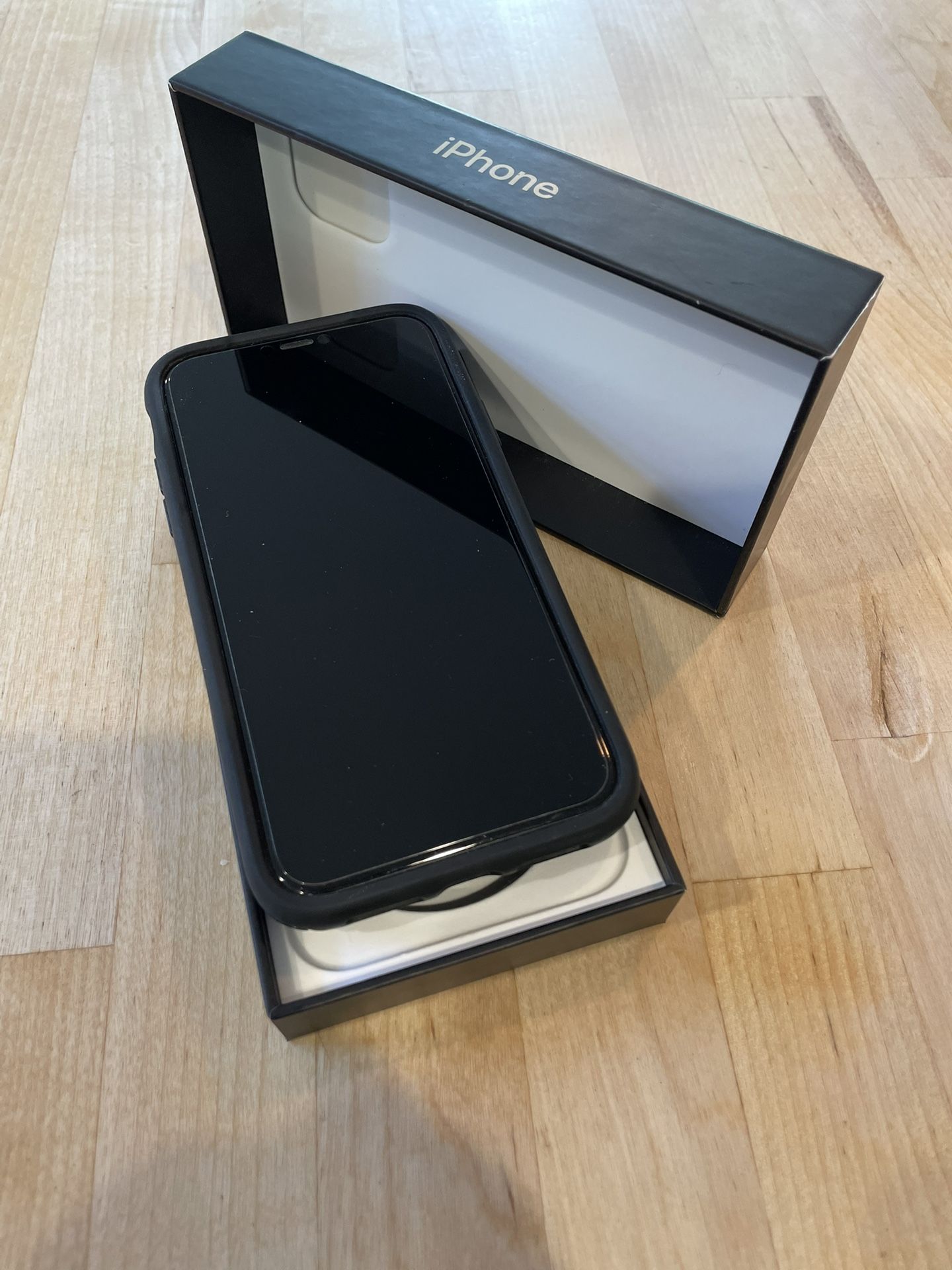 FS: iPhone 11 Black - 64gb * Unlocked *