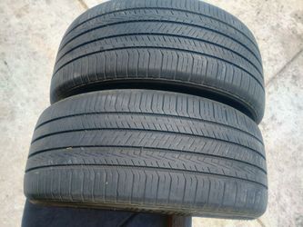 235/45/18 HANKOOK VENTUS S1 AS 55-65% TREAD DOT 36/23 SET OF 2 MATCHING HIGH PERFORMANCE TIRES EXCELLENT CONDITION