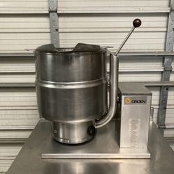 Commercial Tilt kettle