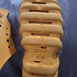 Echo Crocs Slides