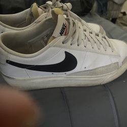 NIKE BLAZERS LOW