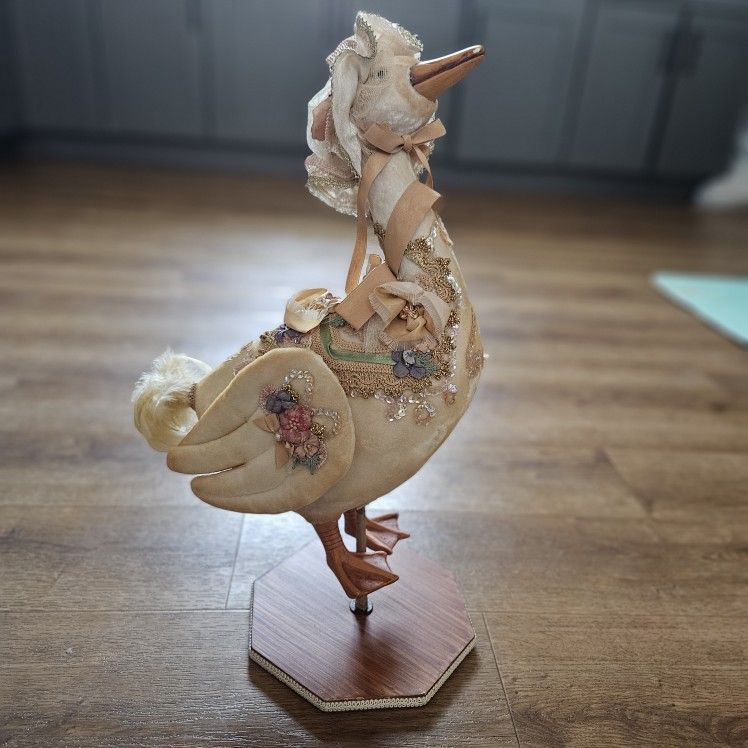 19" Wayne Kleski Christmas Goose -