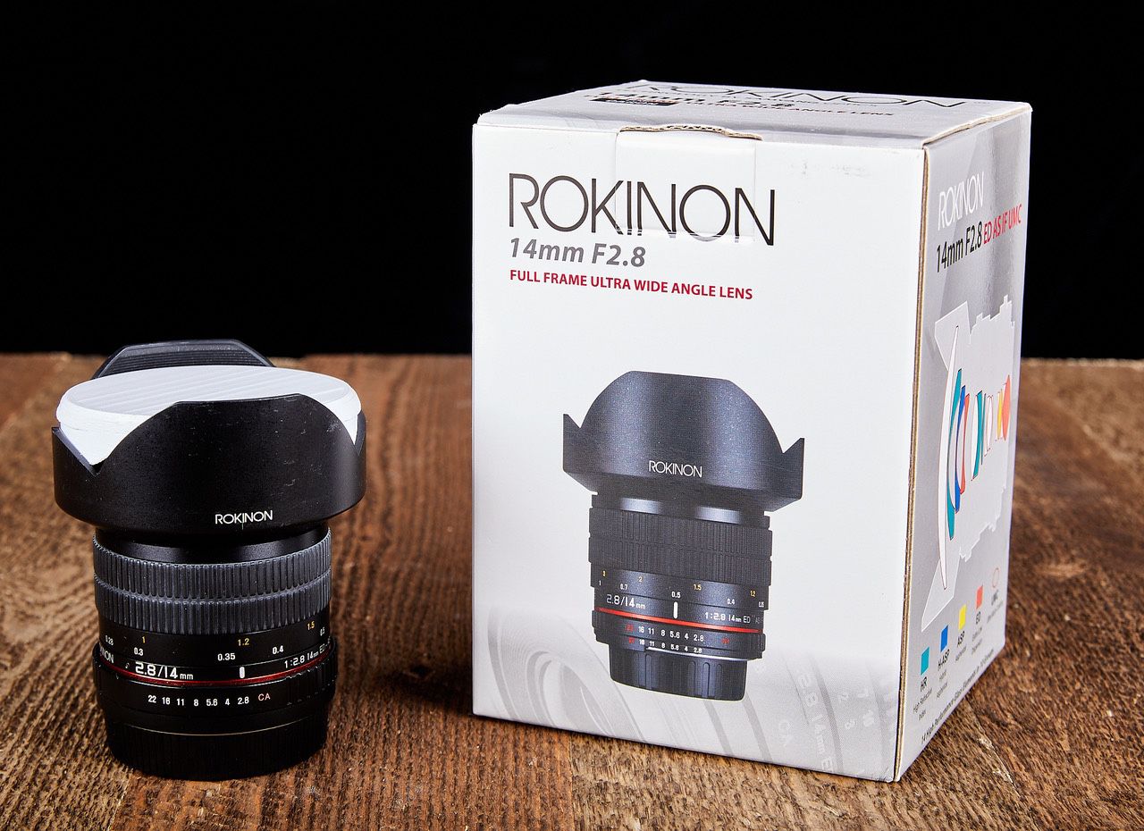 Canon EF mount full frame Rokinon 14mm f2.8 ED AS IF UMC ultra wide angle prime lens