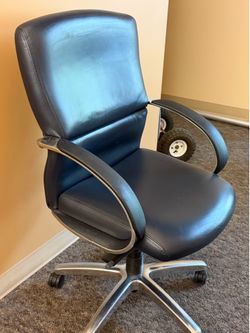 Executive Desk Chair