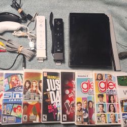 Nintendo Wii Vide Game System with Games