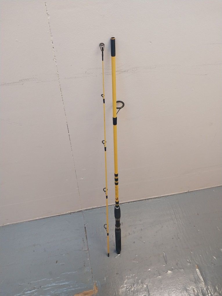 EAGLE claw Fishing Pole Used Once Rod