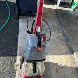 Hoover carpet cleaner with scrubbers