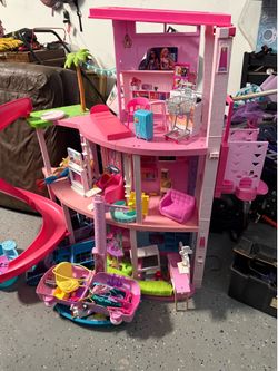 Barbie doll house