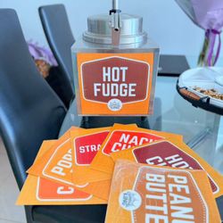 Warmer with Spout and Pump 3,5 Qt