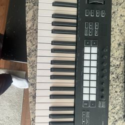 Novation Launchkey 37
