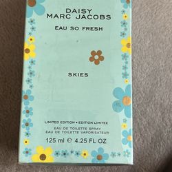 Mark Jacobs Daisy Skies