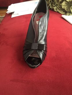 Tahiti ladies shoe bootie size 11 worn once. I'm too old for heels.