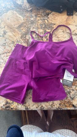 Vuori magenta tank top and biker shorts. size small