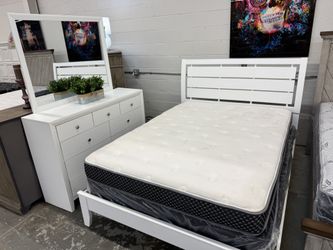 Six Piece Queen Bedroom Set.