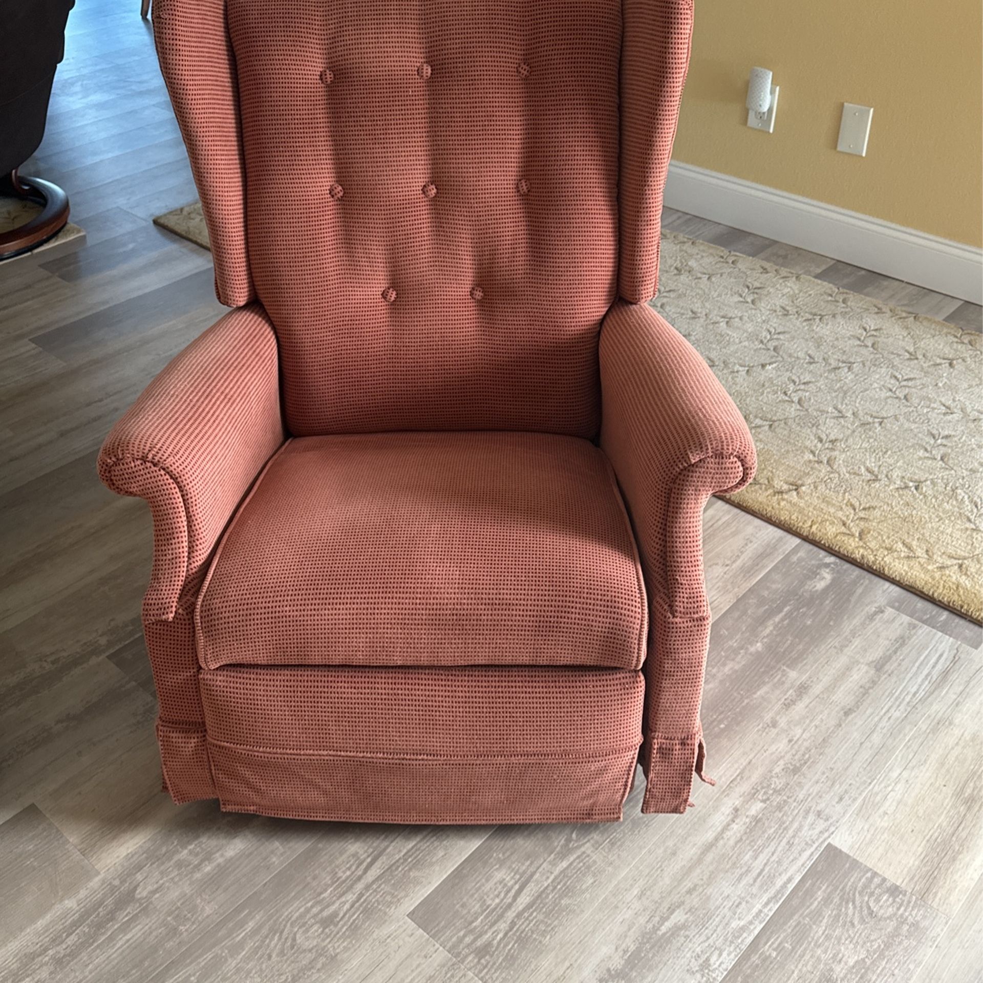 It Rocks, Lies Back For Comfy Rest And Has No Tears