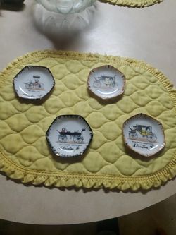 Scroll-Arched Salche Coach Plate Set