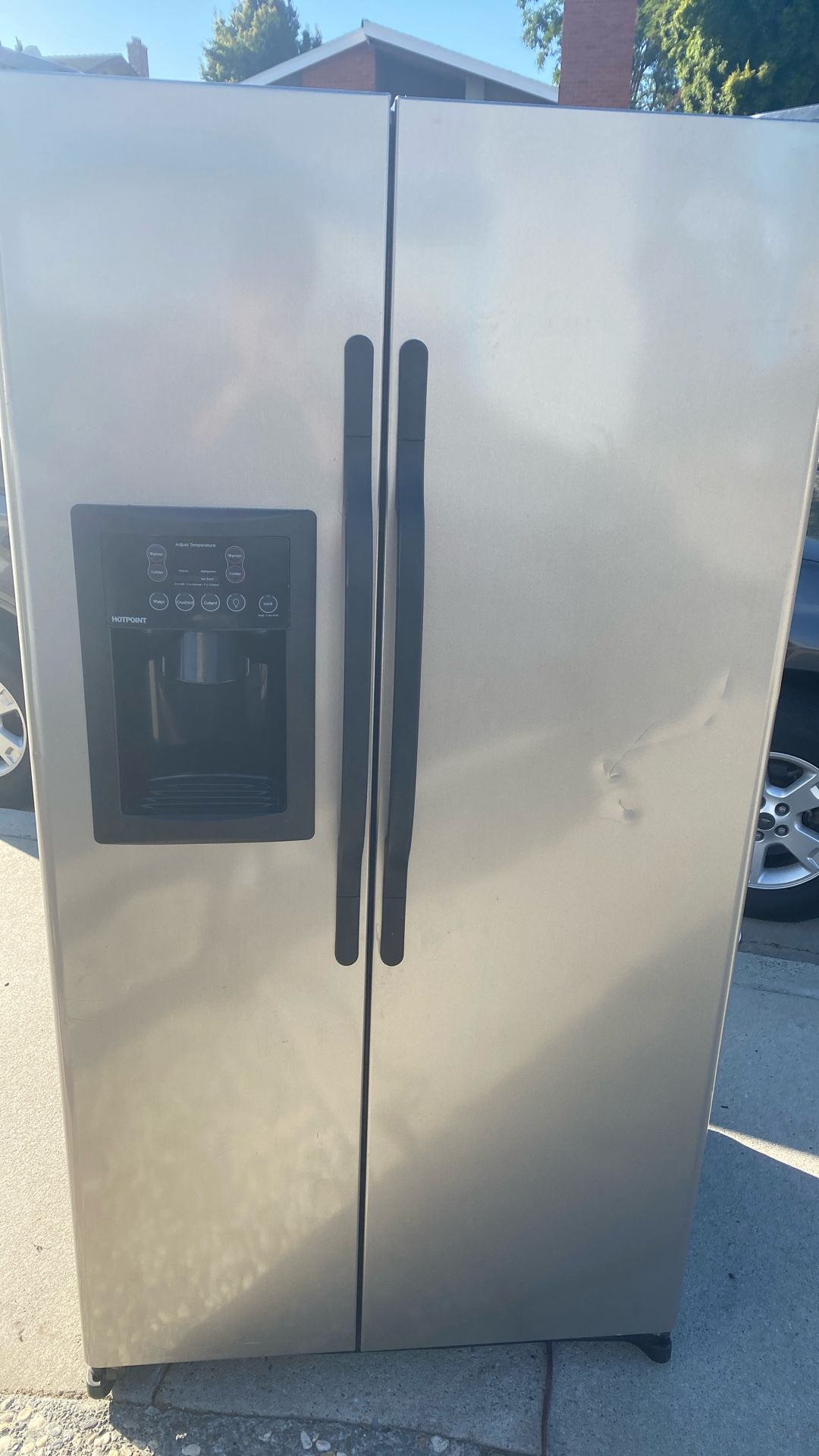 Refrigerator 