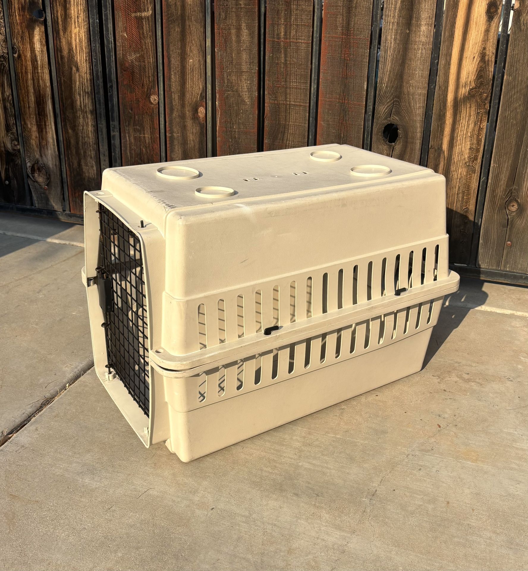 Medium Dog Kennel