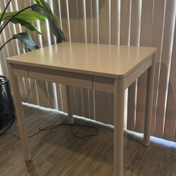 Modern White Desk with Drawer – Excellent Condition