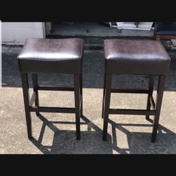 BAR HEIGHT BAR STOOLS