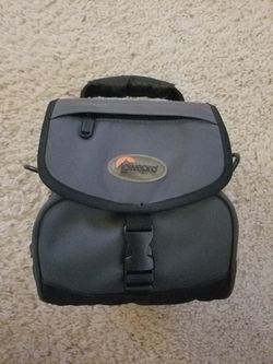 LOWEPRO CAMERA CASE