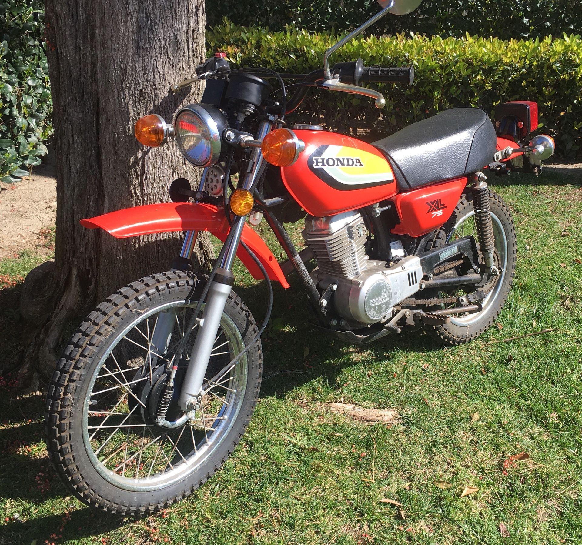 40 years old... Can you believe it? 1979 Honda xl 75. Clean title.