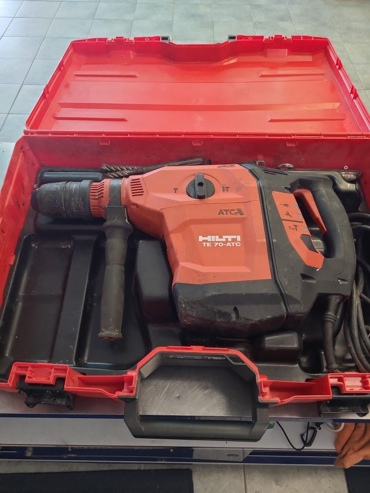 HILTI ROTARY HAMMER DRILL
