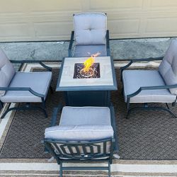 5 Piece Outdoor Furniture With Nice Fire Pit Excellent Condition 