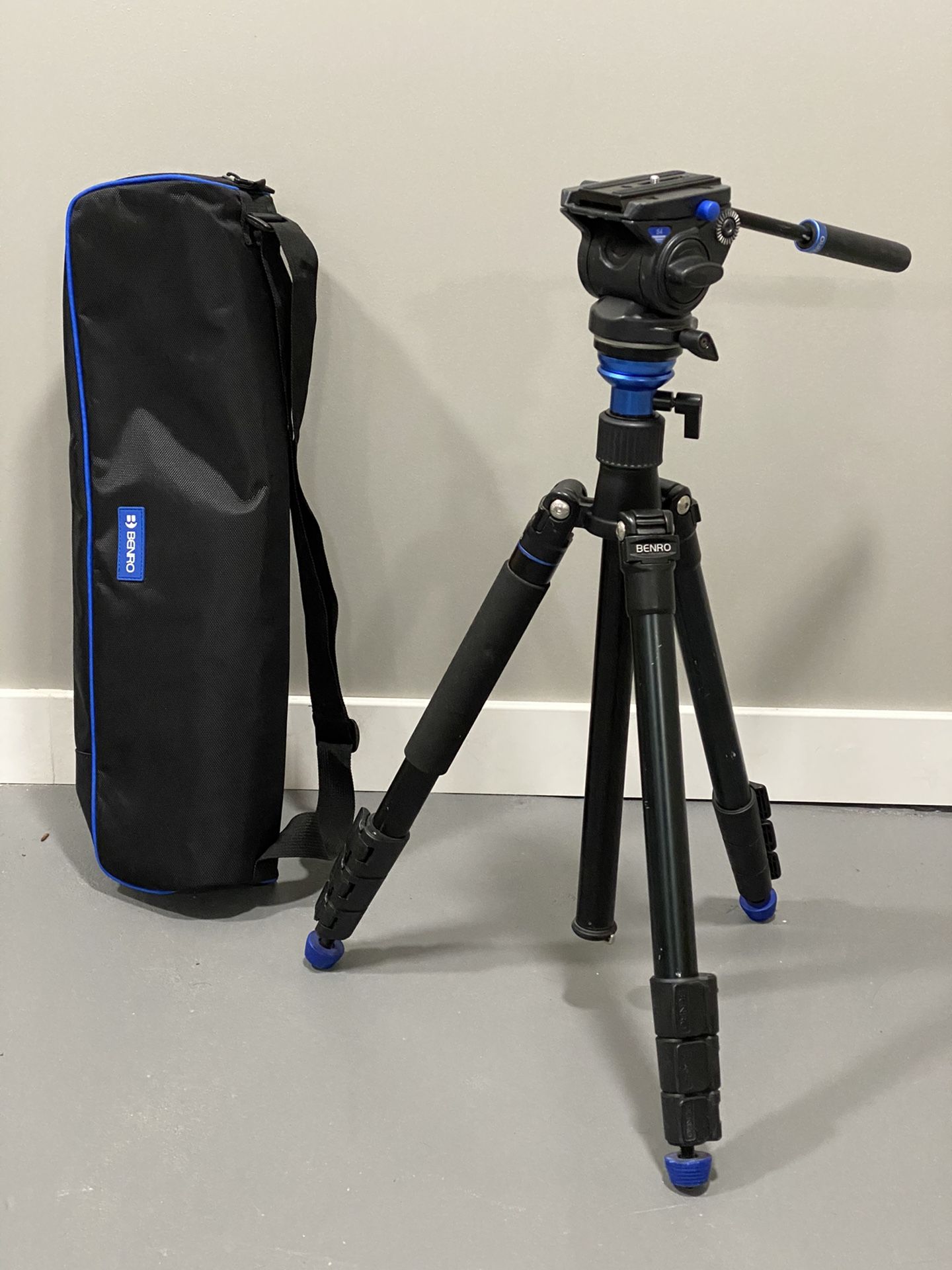 Benro Aero 4 Travel Video Tripod Kit