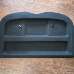 OEM Nissan Rogue Sport 2017 Cargo Cover – Factory Retractable Trunk Shield (Excellent Condition)