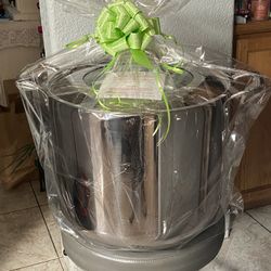 tengo esta olla tamalera  40  QTS  en venta  $450  para un rregalo Especial 