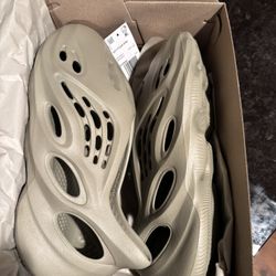 Adidas Yeezy Foam RNR
